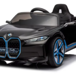 BMW i4 čierne auto s EVA batériou a koženým diaľkovým ovládaním